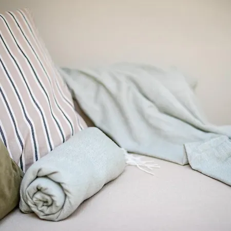 Krolewska Deluxe Comfy By Bookinghost